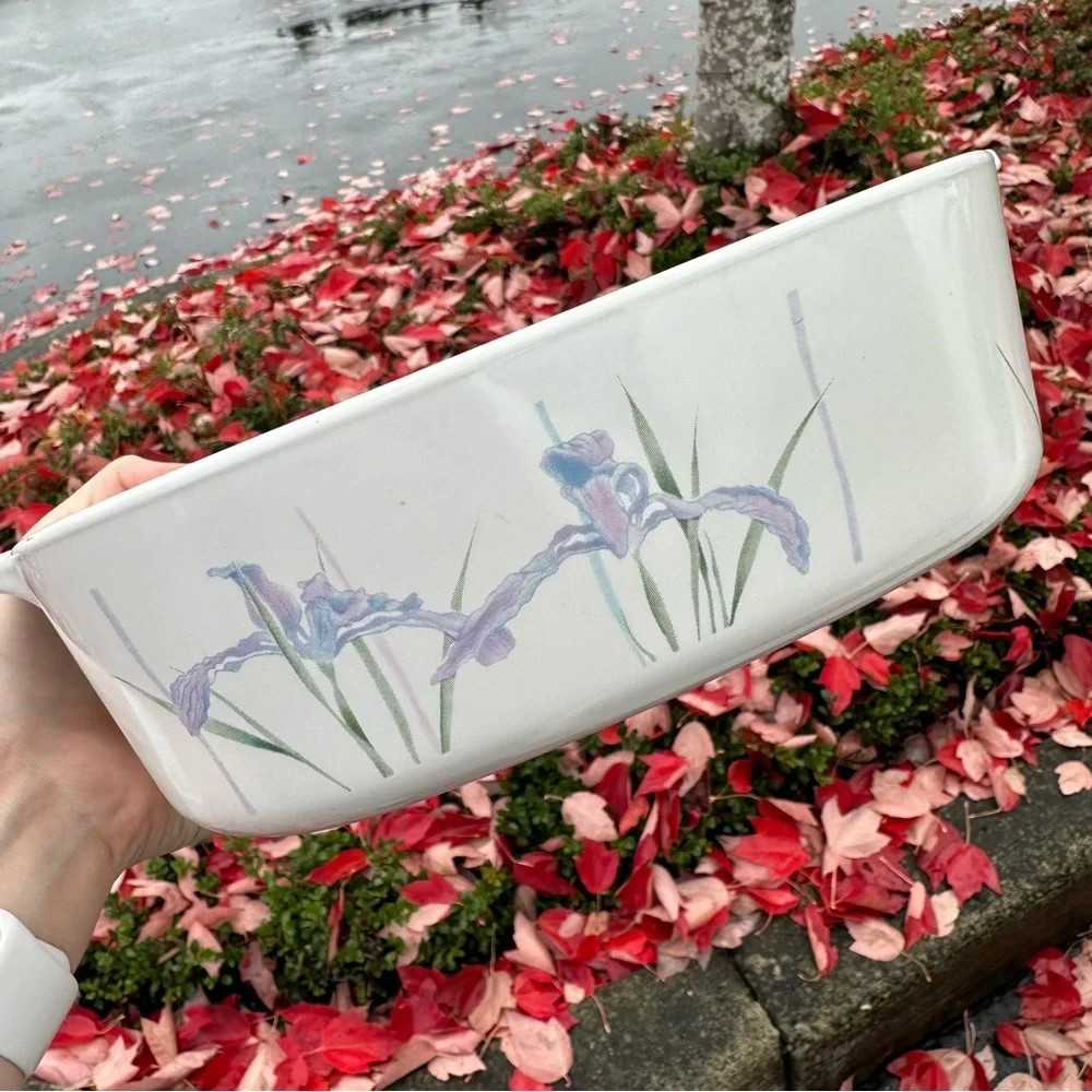 Vintage Shadow Iris CorningWare 2 Liter Casserole Baking Dish A-2-B Rare